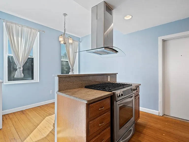 2 Euston St #1 — Photo 12