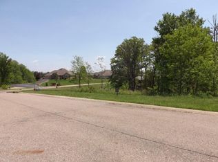822 Edgehill Dr, Logan, OH 43138
