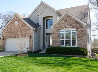 13 Moraine Dr, Streamwood, IL 60107