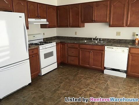 3rd image of 7940 Kyle Ave N