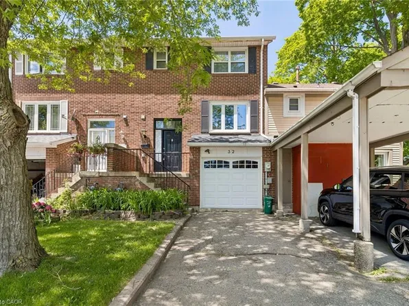 32 Lansing Sq, Brampton, ON L6Z 1E6