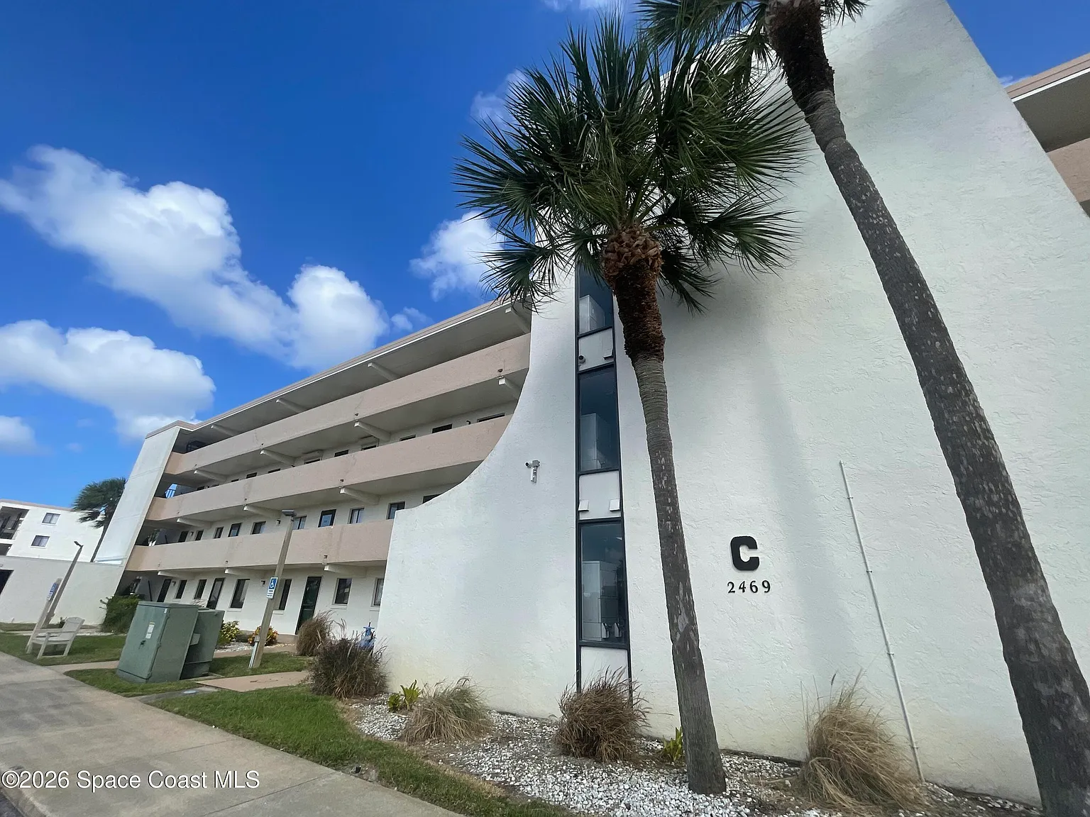 2 bed, 2.0 bath, 830 sqft, $1,800 — Photo 3