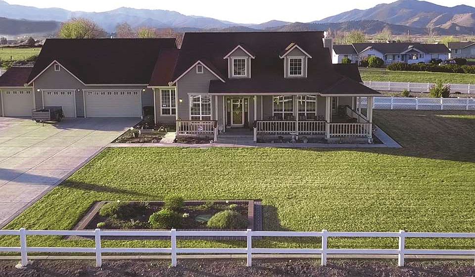 1st image of 211 Montair Dr