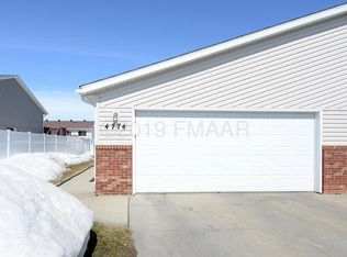 4774 Townsite Pl S, Fargo, ND 58104