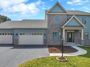 4035 Mountain View Rd, Mechanicsburg, PA 17050