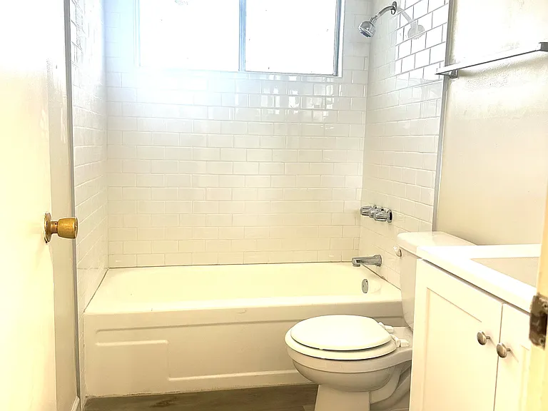 1707 W Swain Rd #10 — Photo 11