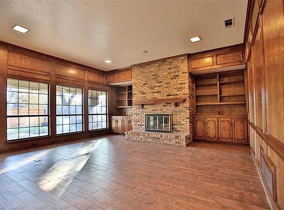 3rd image of 3600 Interlaken Dr