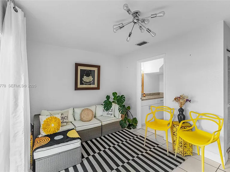 2420 SW 87th Way — Photo 10