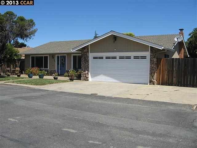 2-car garage w/ storage loft