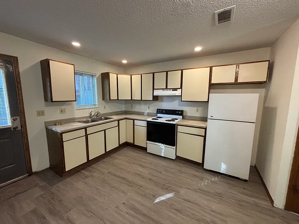 2015 Miller St