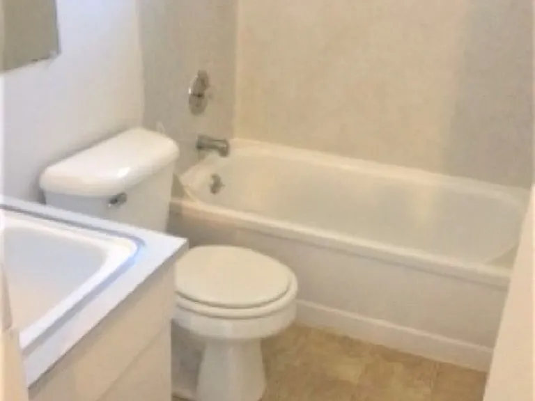 Willowbrook Apartments — Photo 10