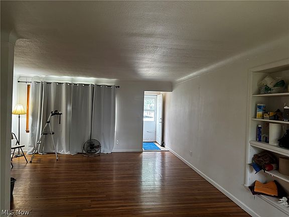 5th image of 30107 Thomas St