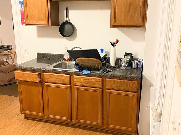 3rd image of 1049 N Marshfield Ave #2COUCH