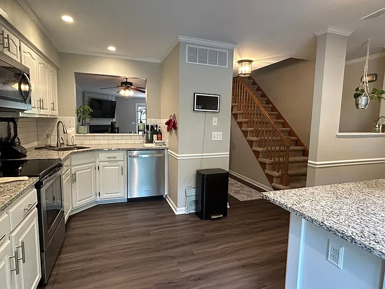 4876 Weatherhill Dr — Photo 16