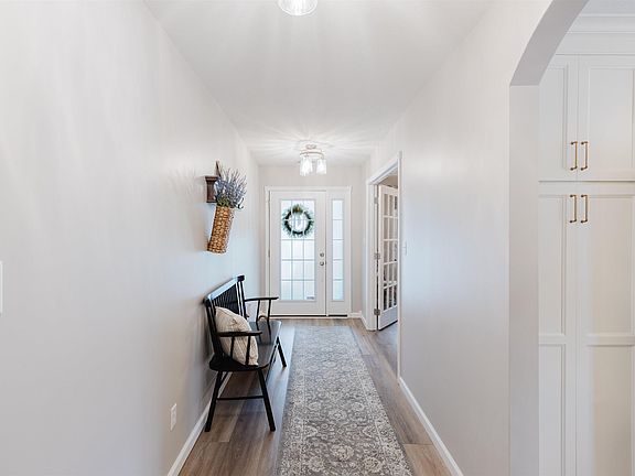 4th image of 1109 Glory Ln