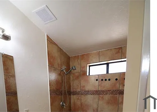 2104 S Campbell Ave — Photo 9