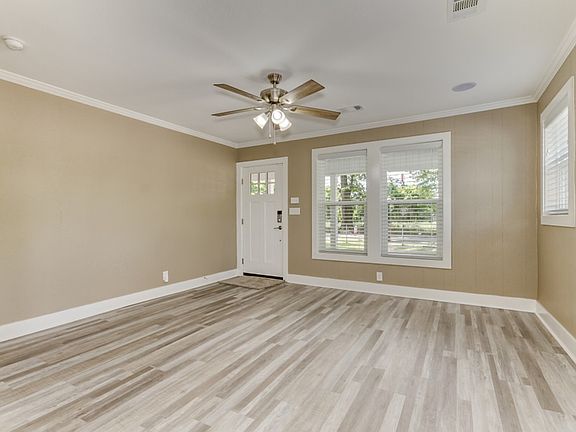 5th image of 2430 39th St