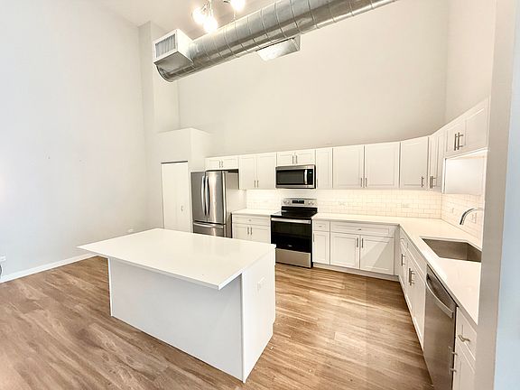 4th image of 1900 W Lawrence Ave APT 231