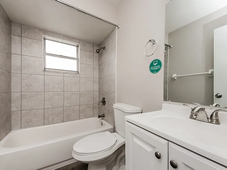 242 Cheshire Ct — Photo 14