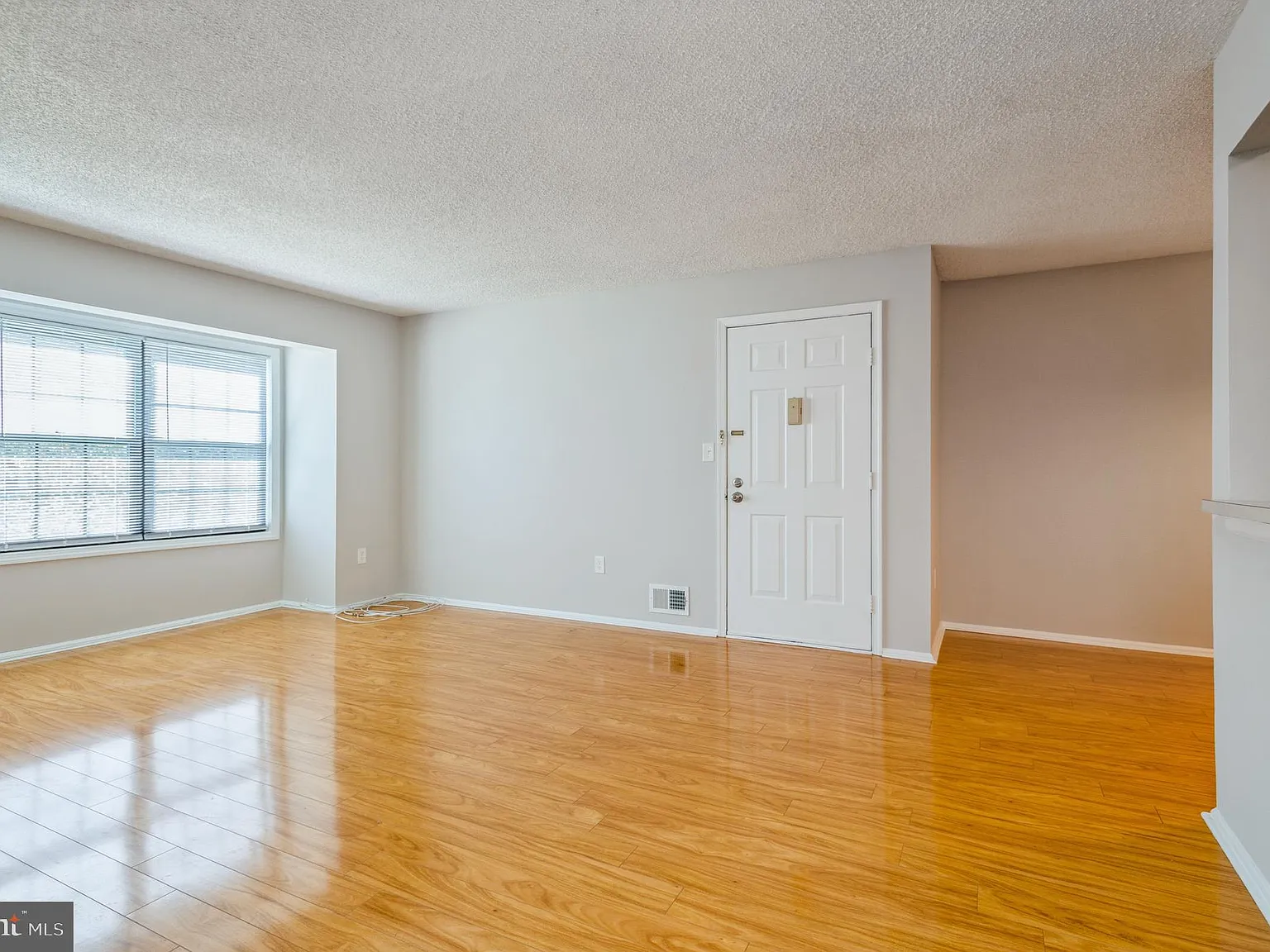 2 bed, $2,300 — Photo 4
