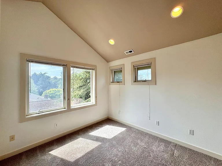 1409 N Northgate Way #A — Photo 9