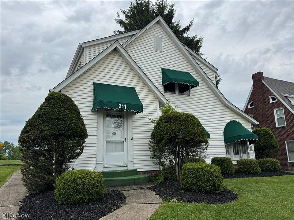 1st image of 211 E Main St