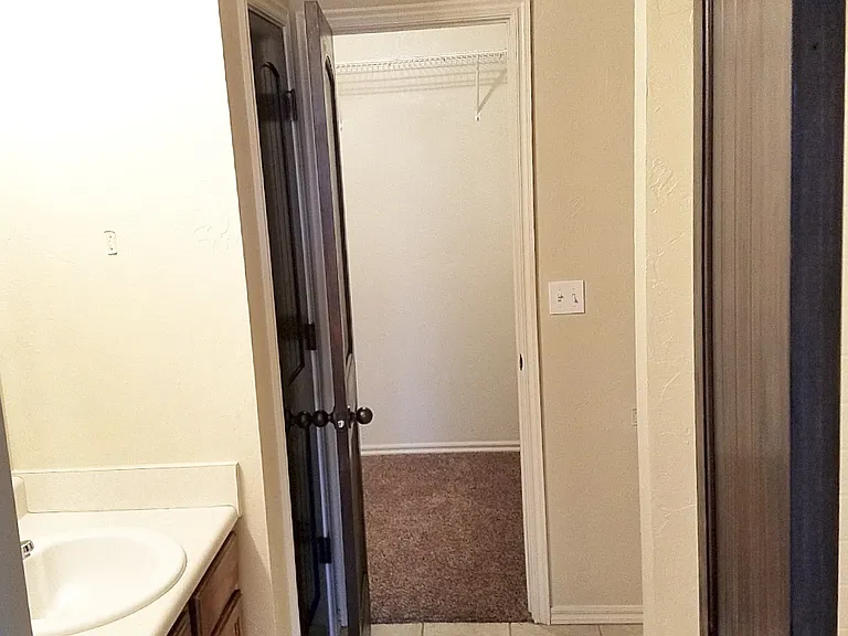 2508-2510 Leeds Ln — Photo 15