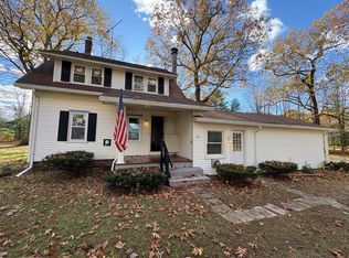 115 Stratton Brook Rd, Simsbury, CT 06070