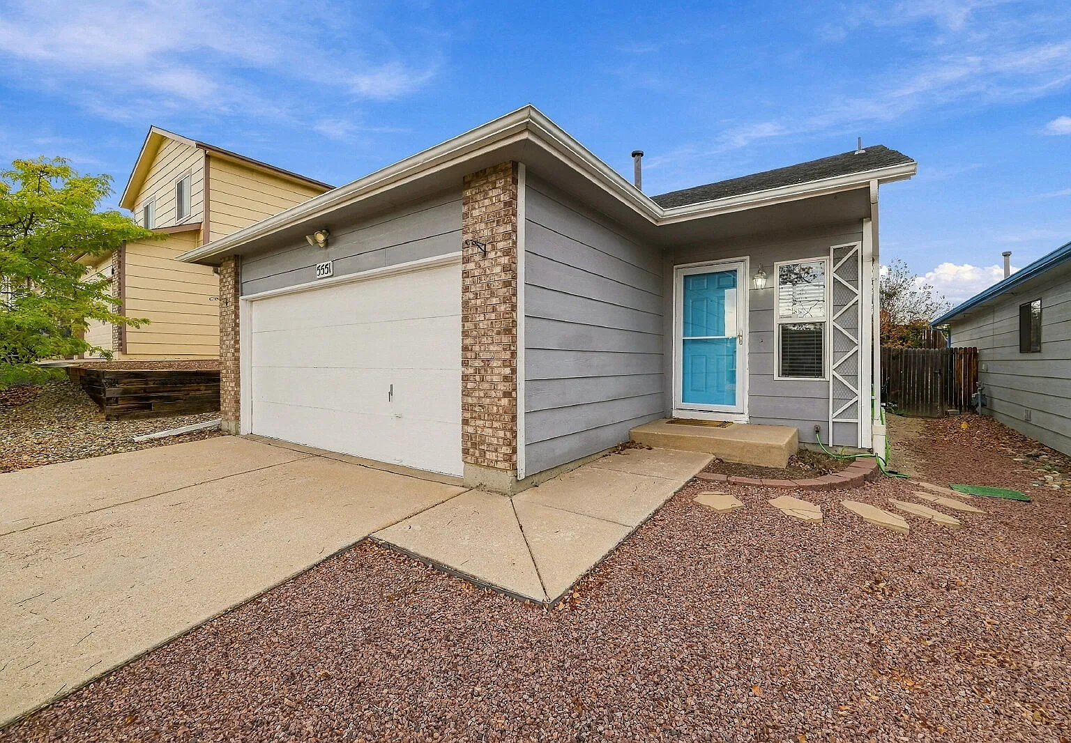 3 bed, 2.0 bath, 1472 sqft, $2,305 — Photo 3