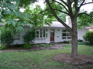 7628 Tomahawk Rd, Prairie Village, KS 66208