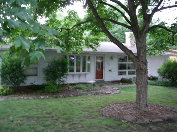 7628 Tomahawk Rd, Prairie Village, KS 66208