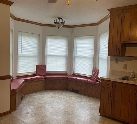3rd image of 1201 Palmerton Dr