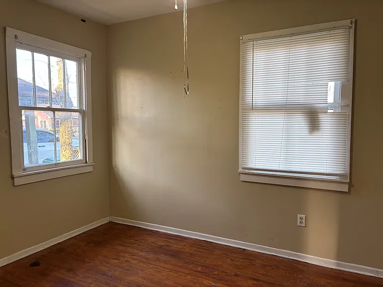 304 Carmel Dr — Photo 7