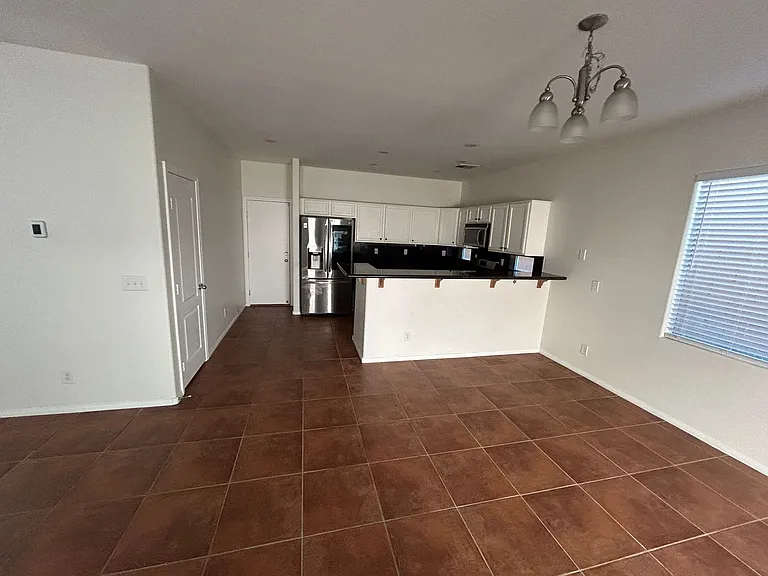 10646 Allegrini Dr — Photo 4