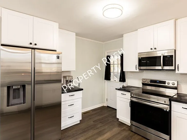 2290 Malibu Dr SE #A — Photo 11
