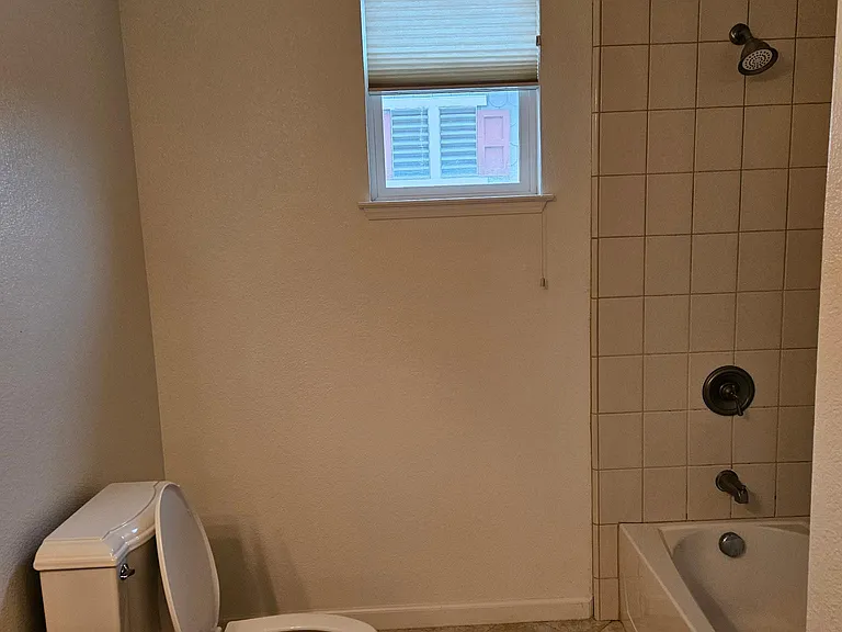 Upstairs Hallway Bathroom