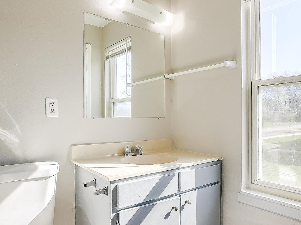 Victory Park Apartments 12322 E 3rd St Grandview MO Zillow