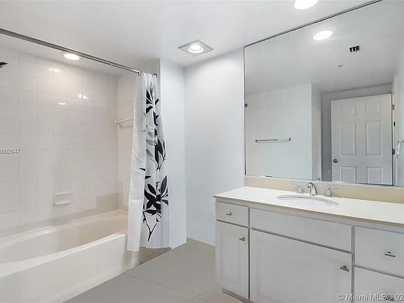 5th image of 2000 N Bayshore Dr APT 218