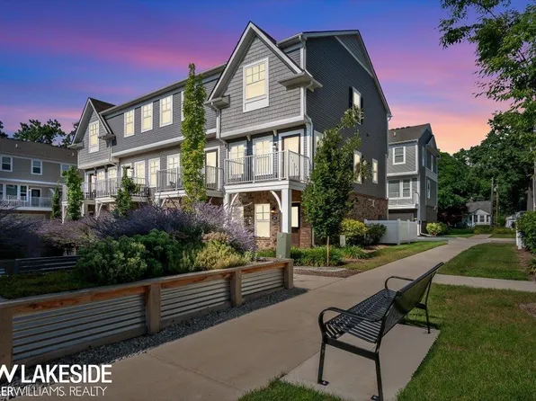 368 Glendale Ln, Ferndale, MI 48220