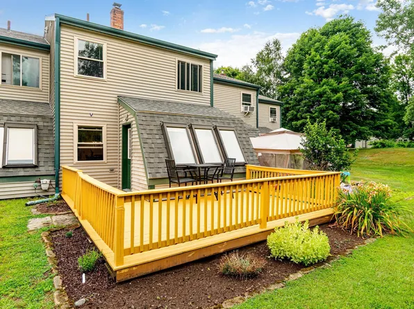 17 Hideaway Lane, Williston, VT 05495