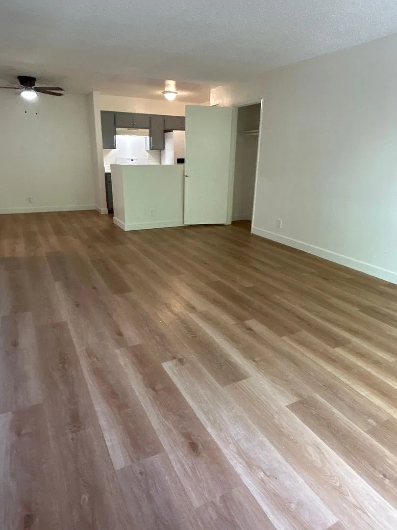 5269 Satsuma Ave. — Photo 3