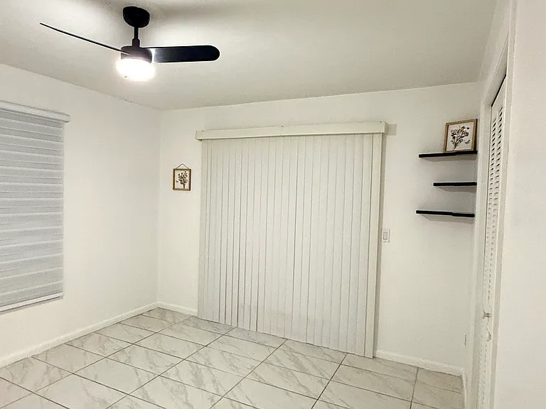 912 SE 13th St #3 — Photo 23