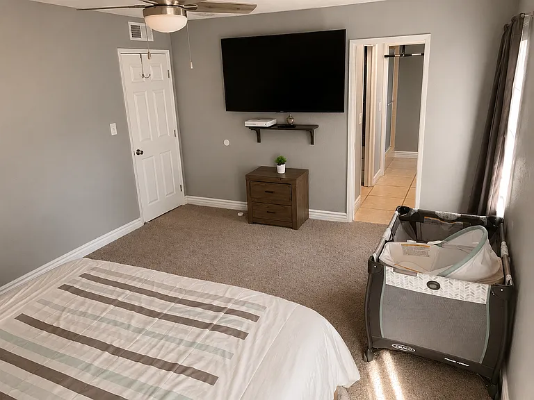 Master bedroom continued