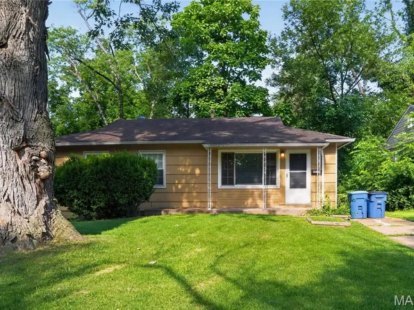 9713 Medford Dr, Saint Louis, MO 63136