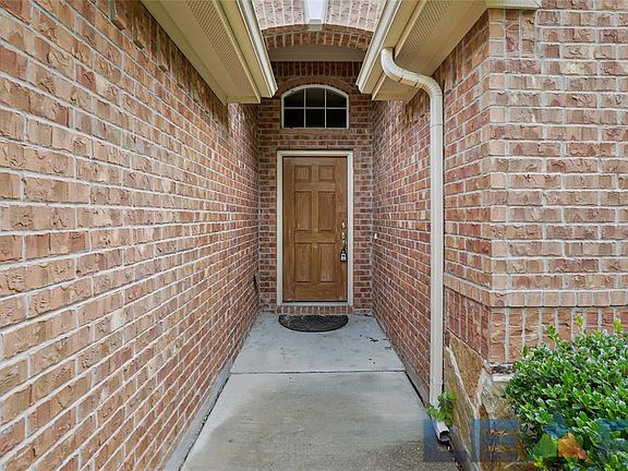 2nd image of 2364 Collin Dr
