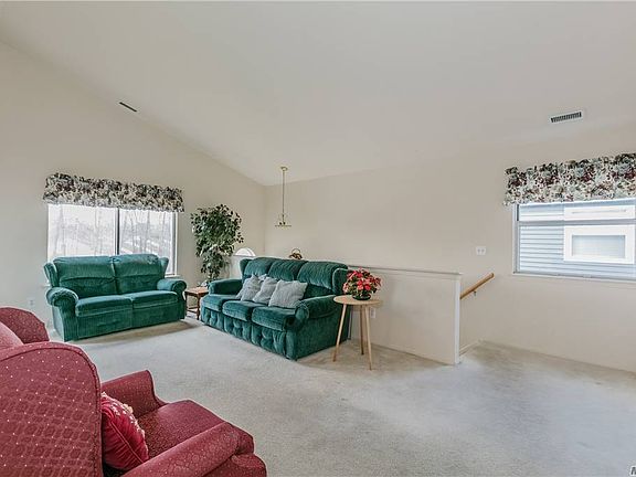 4th image of 802 Birchwood Park Dr
