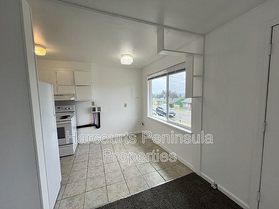2nd image of 3346 Ward Ave #B