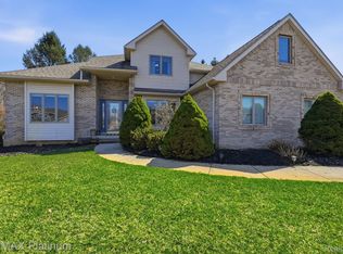 6513 E Ridge Ct, Brighton, MI 48116