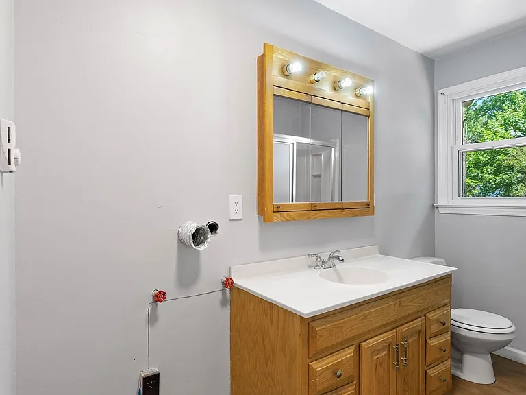 443 Manor Ave — Photo 12