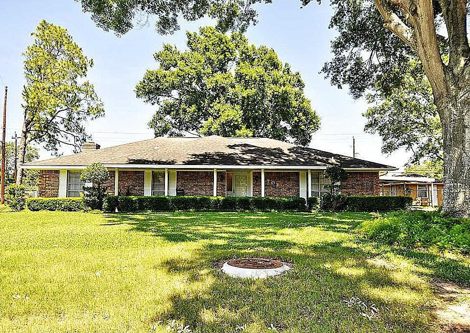 1st image of 1703 Laurel Oaks Dr